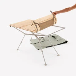 Quechua TABLE DE CAMPING COMPACTE 4/6 PERSONNES - PLATEAU BOIS - POCHE DE RANGEMENT 17 Quechua TABLE DE CAMPING COMPACTE 4/6 PERSONNES - PLATEAU BOIS - POCHE DE RANGEMENT -Plein Air Camping Magasin table de camping compacte 46 personnes plateau bois poche de rangement 7